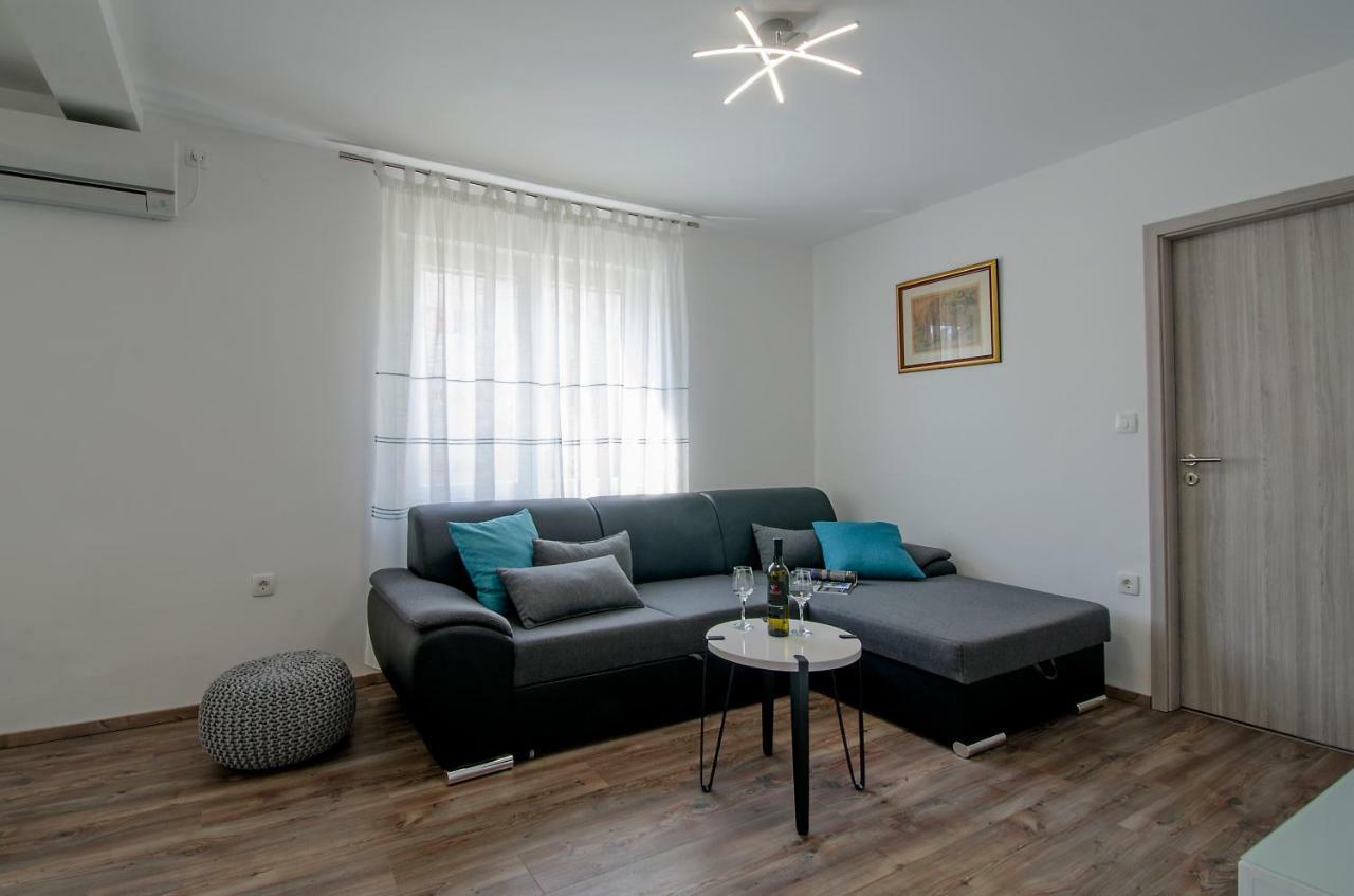 Apartment Pula R&D ภายนอก รูปภาพ